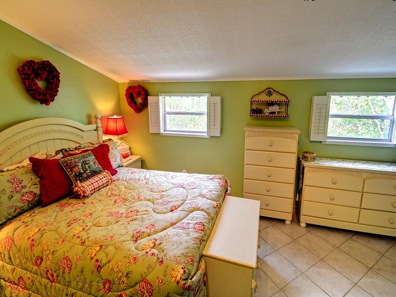A perfect vacation cottage for family or a honeymoon
